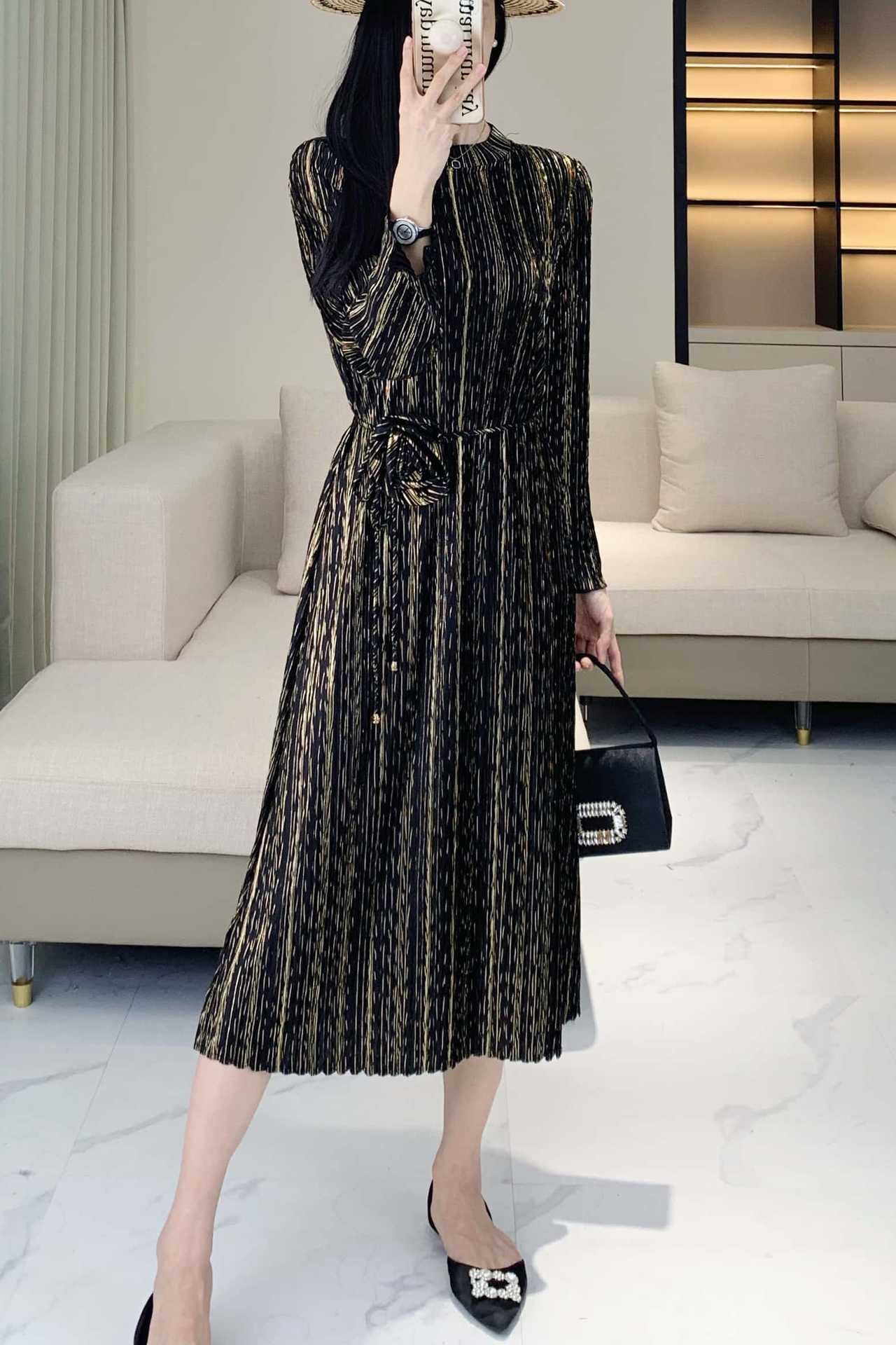 Foil Print Pleated Midi Dress