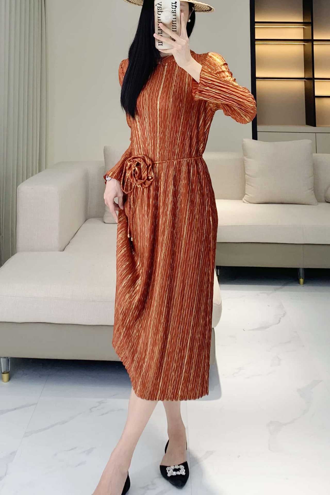 Foil Print Pleated Midi Dress