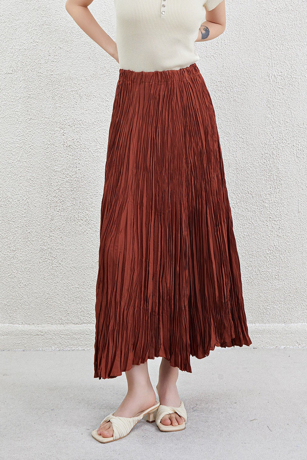 Pleated A-Line Swing Skirt – Mid-Length