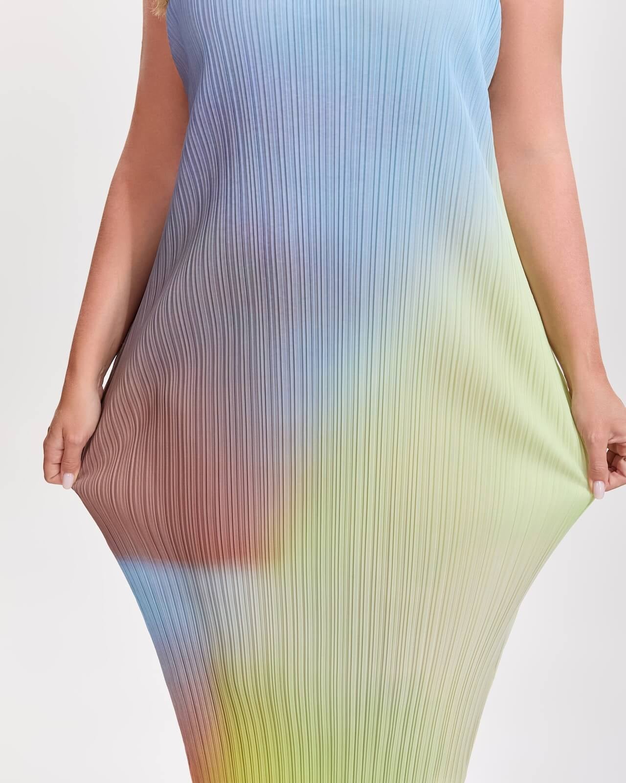 Pleated Ombre Midi Dress | Sleeveless, Stretchy & Inclusive Fit